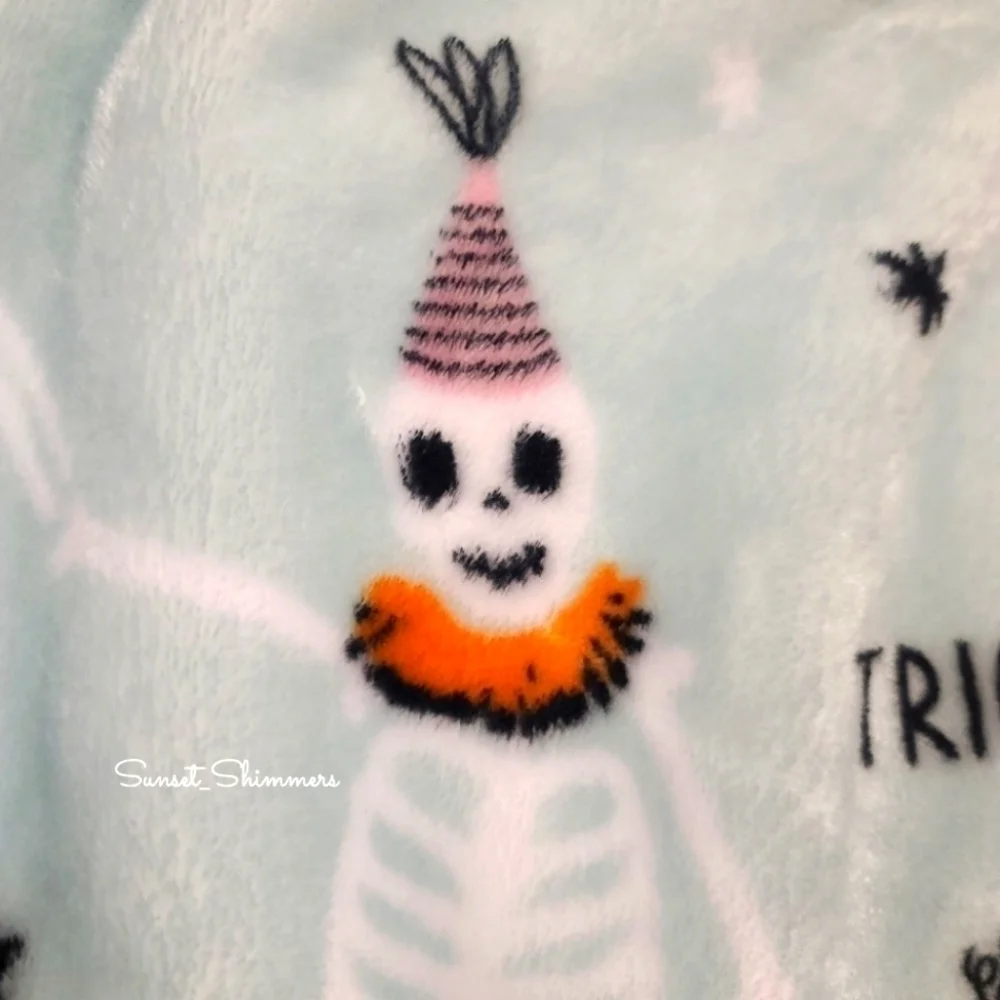 ENVOUGE Pastel Halloween SKELETON w PARTY HATS Throw Blanket Decor TikTok New